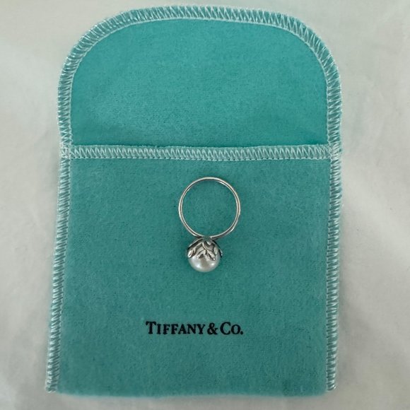 Tiffany & Co. Jewelry - Tiffany & Co "Olive Leaf Pearl" ring